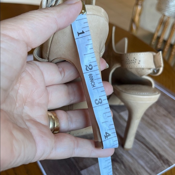 Vince Camuto Tan Perforated Sandals - Picture 5 of 8